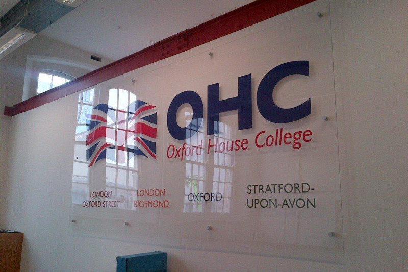 Обучение в школе Oxford House College в Лондоне